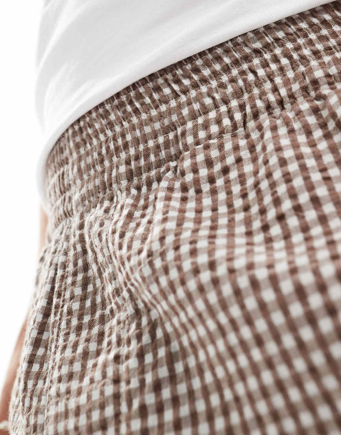 ASOS DESIGN - shorts in brown micro gingham check