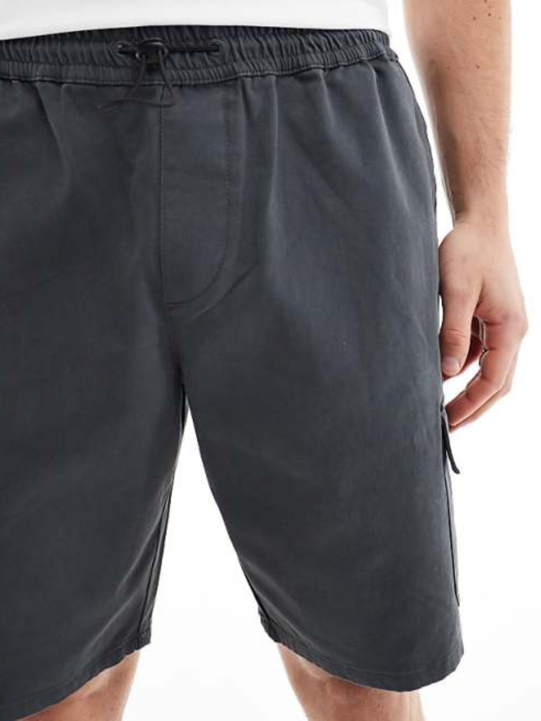 ASOS DESIGN - cargo short in regular length in charcoal