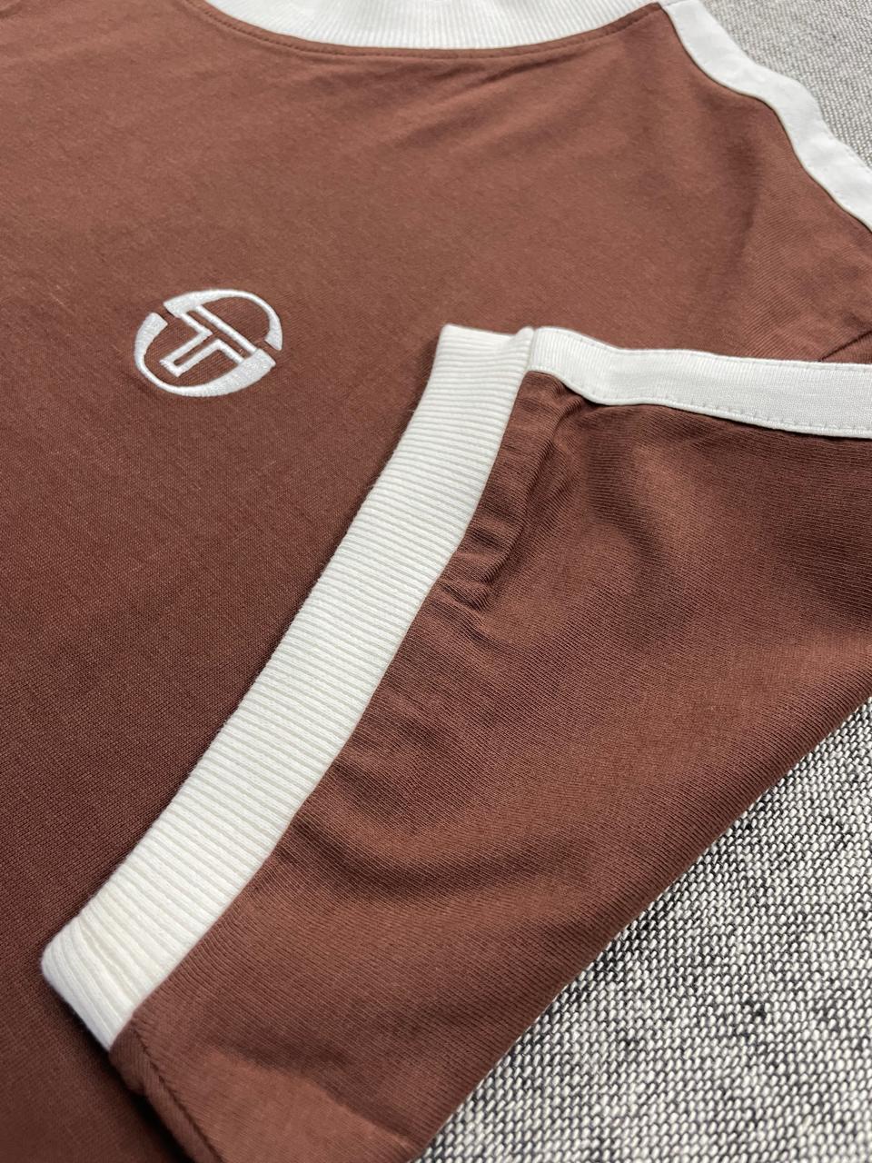 Sergio Tacchini - Retro T Shirt Choc / Cream