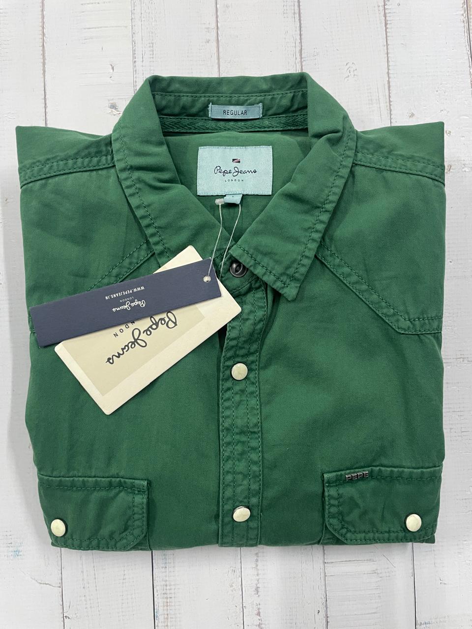 Pepe Jeans - Men Regular Fit Solid Spread Collar Casual Shirt